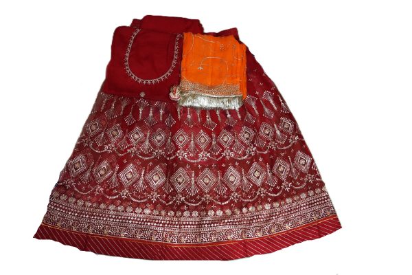 Red Colour poshak with Yellow Odhna (Roshani) - Image 5