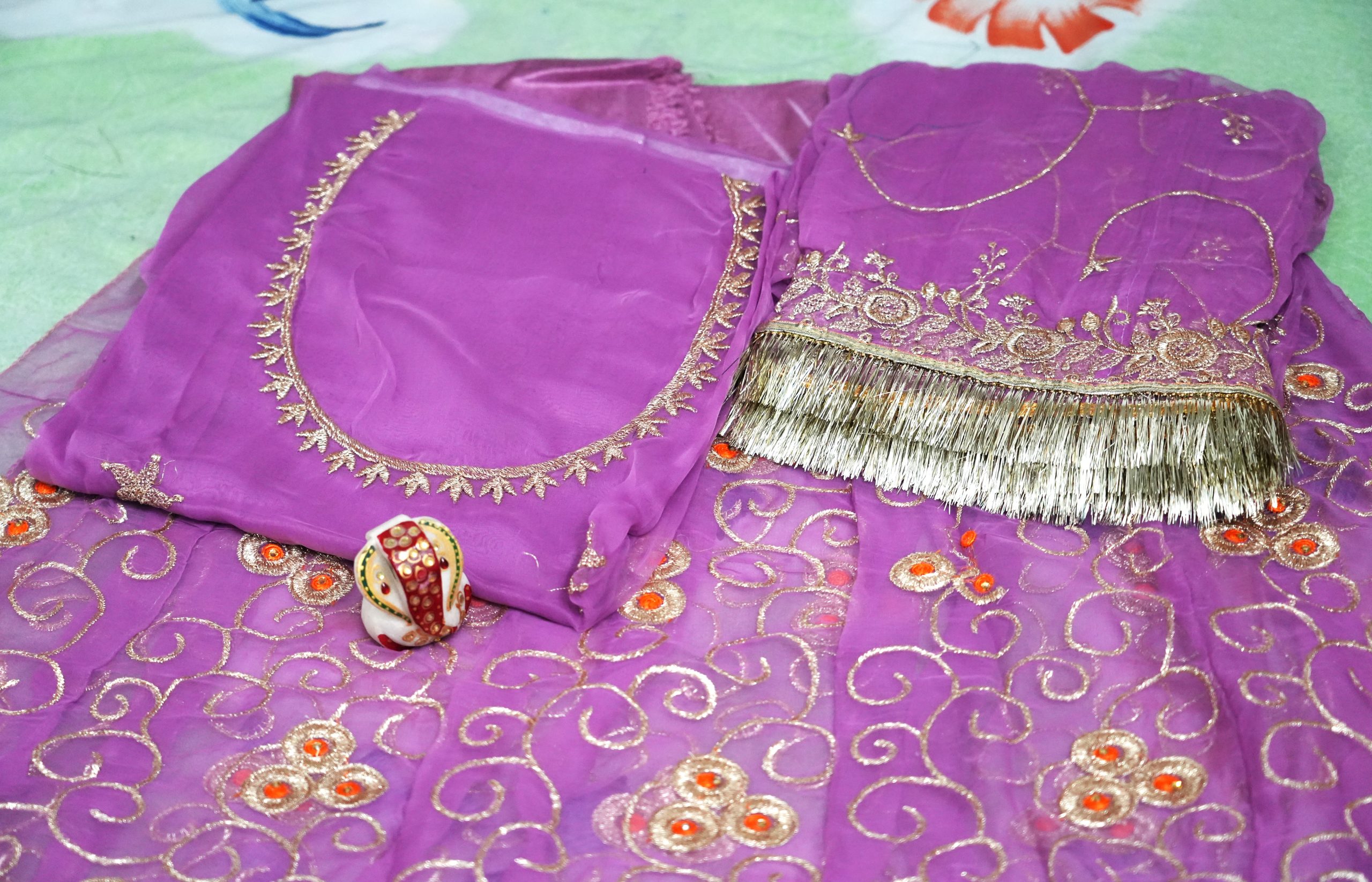 Lavender Poshak with Odhna (4 Side)