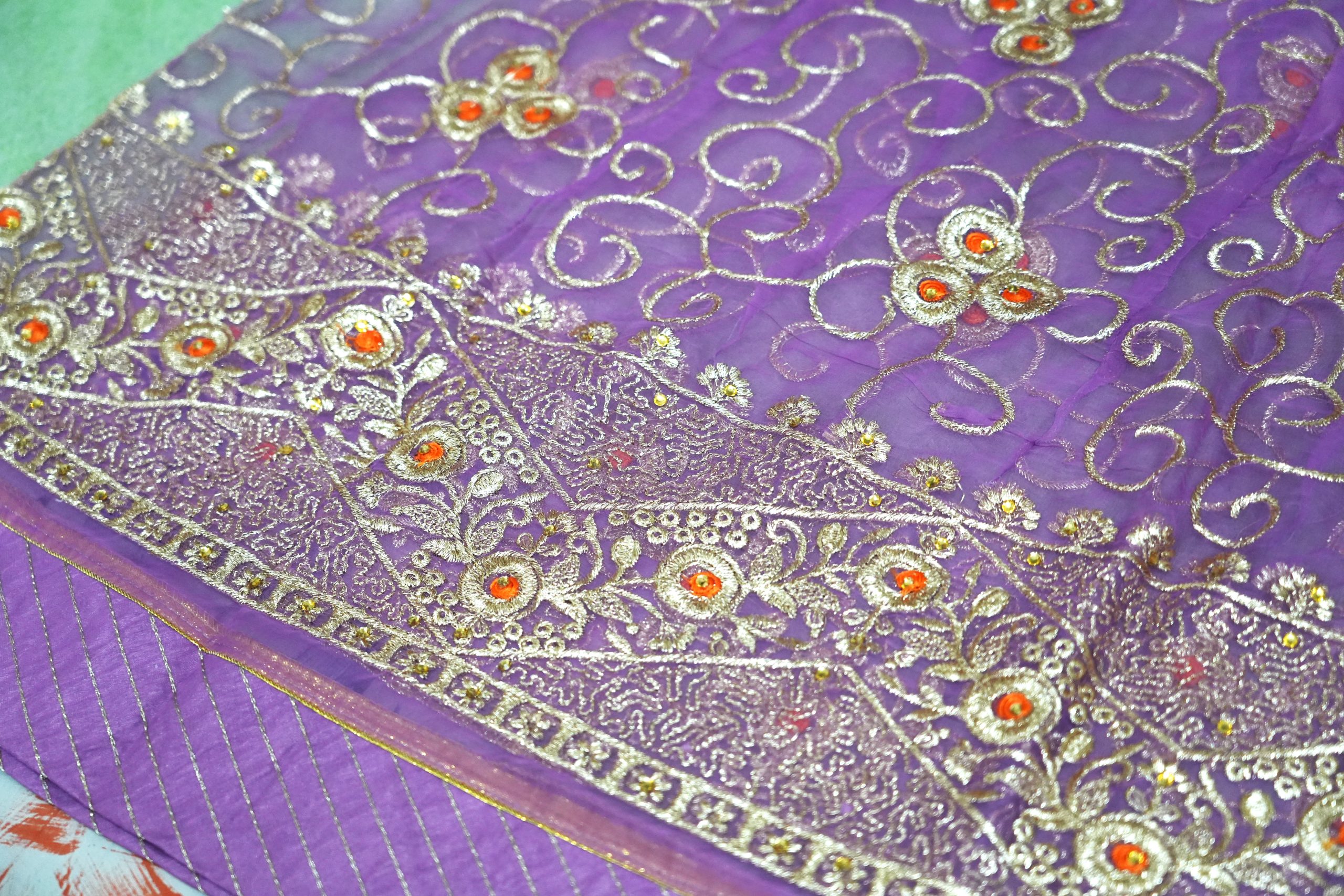 Lavender Poshak with Odhna (4 Side) - Image 2