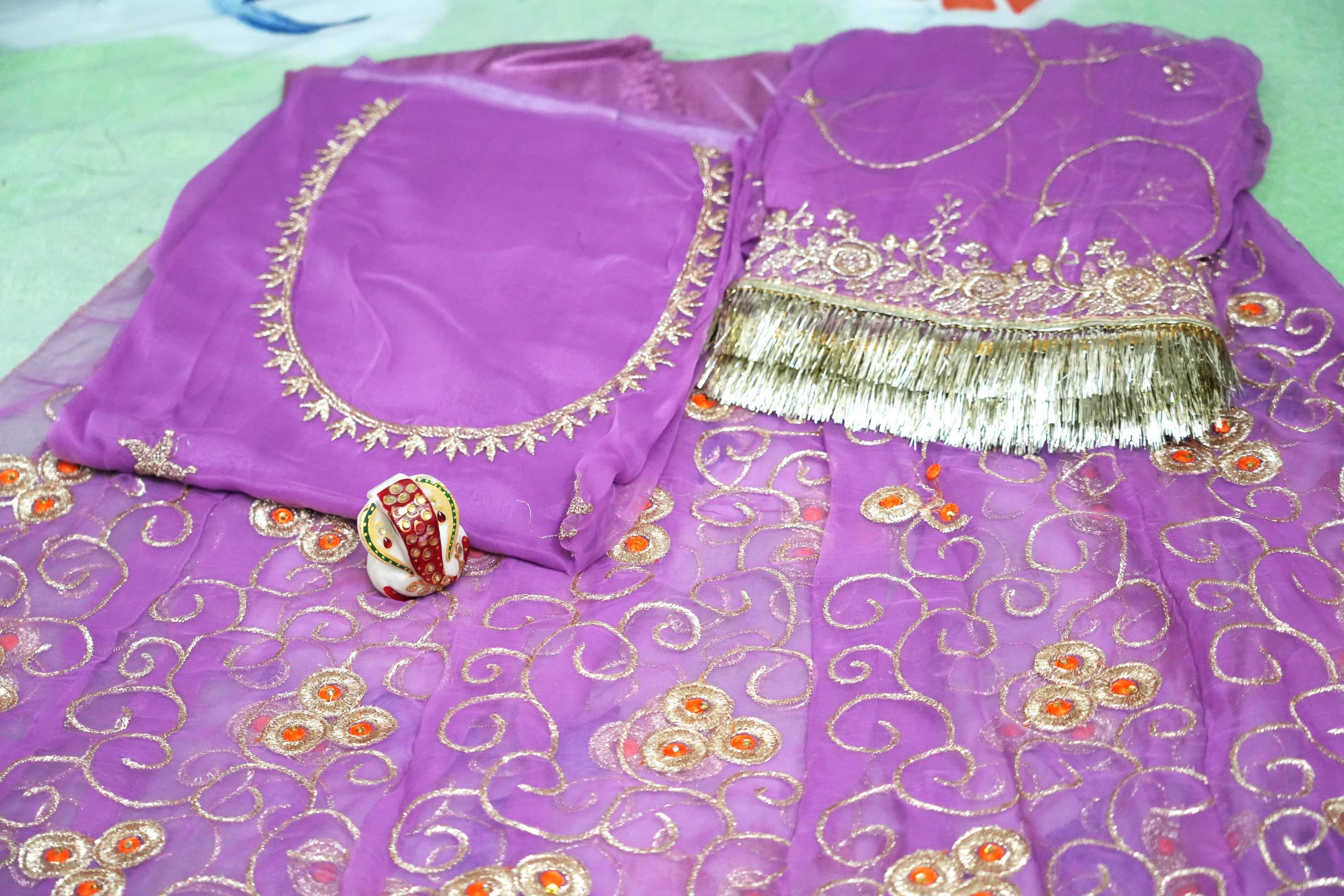 Lavender Poshak with Odhna (4 Side) - Image 3