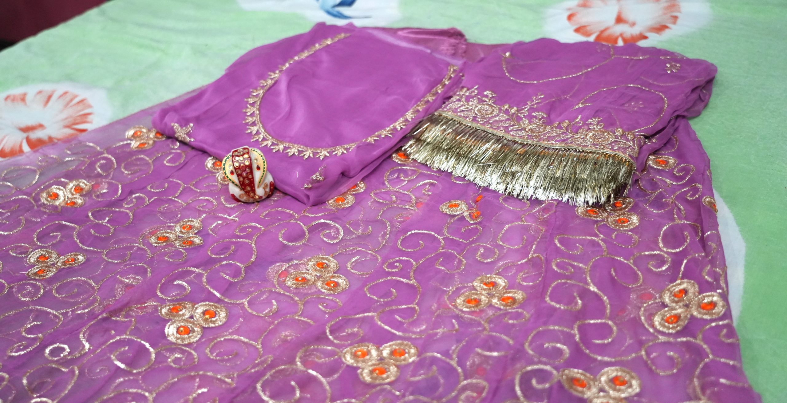 Lavender Poshak with Odhna (4 Side) - Image 5
