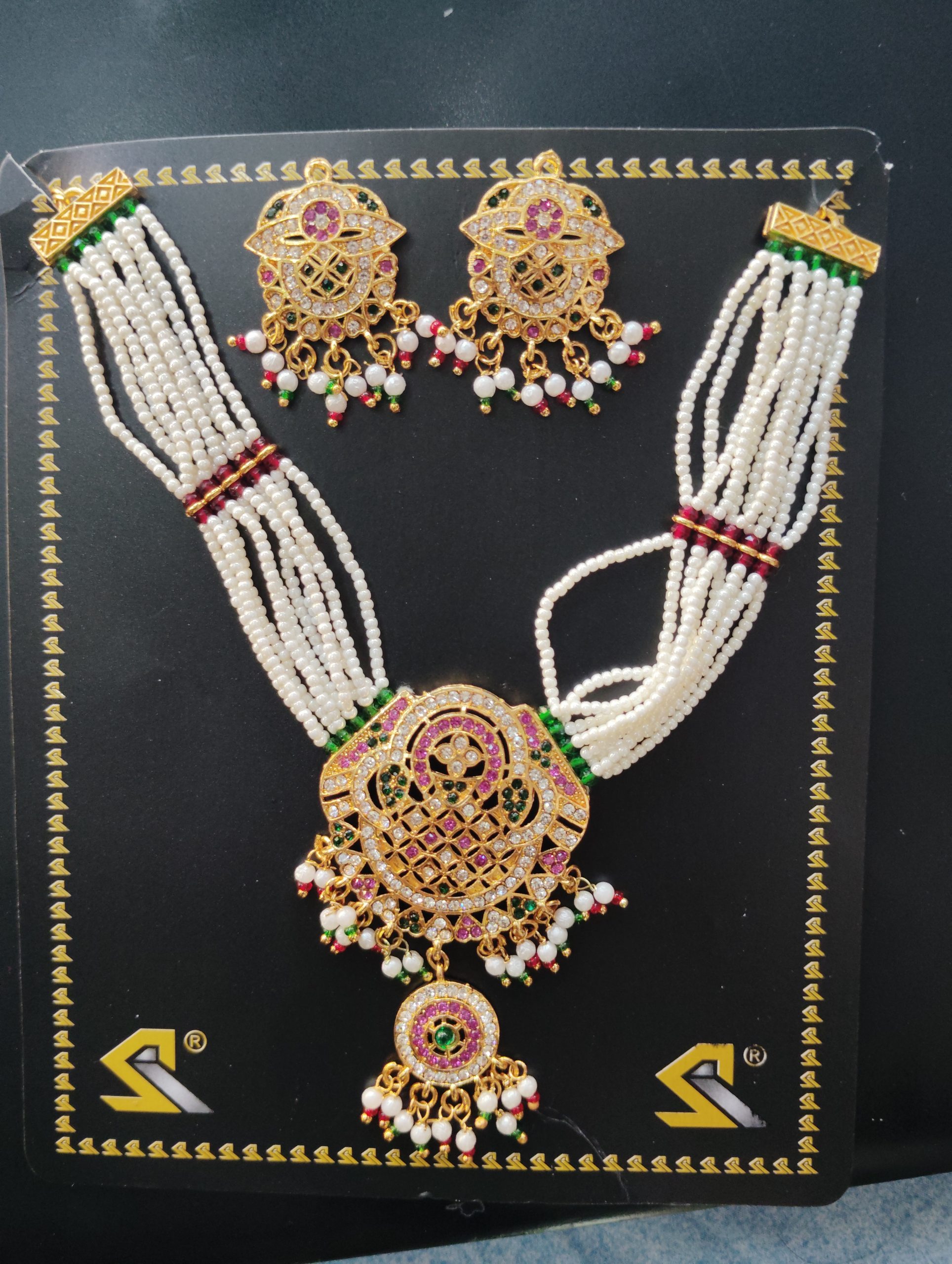 Imitation Kundan Pearl Choker Necklace Set β Traditional Bridal Jewelry with Matching Earrings.