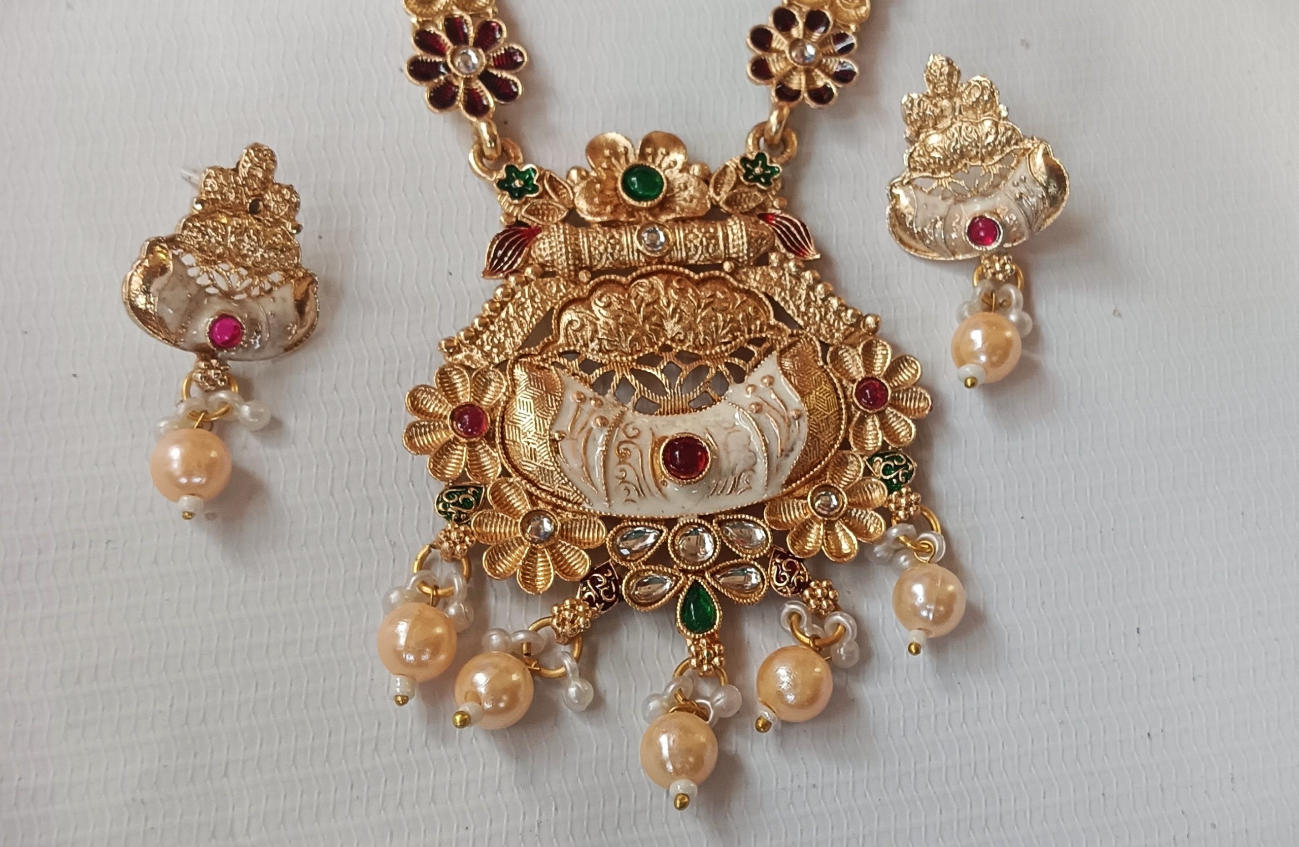 Royal Temple imitation Necklace Set with Pearl Drops with Earrings.