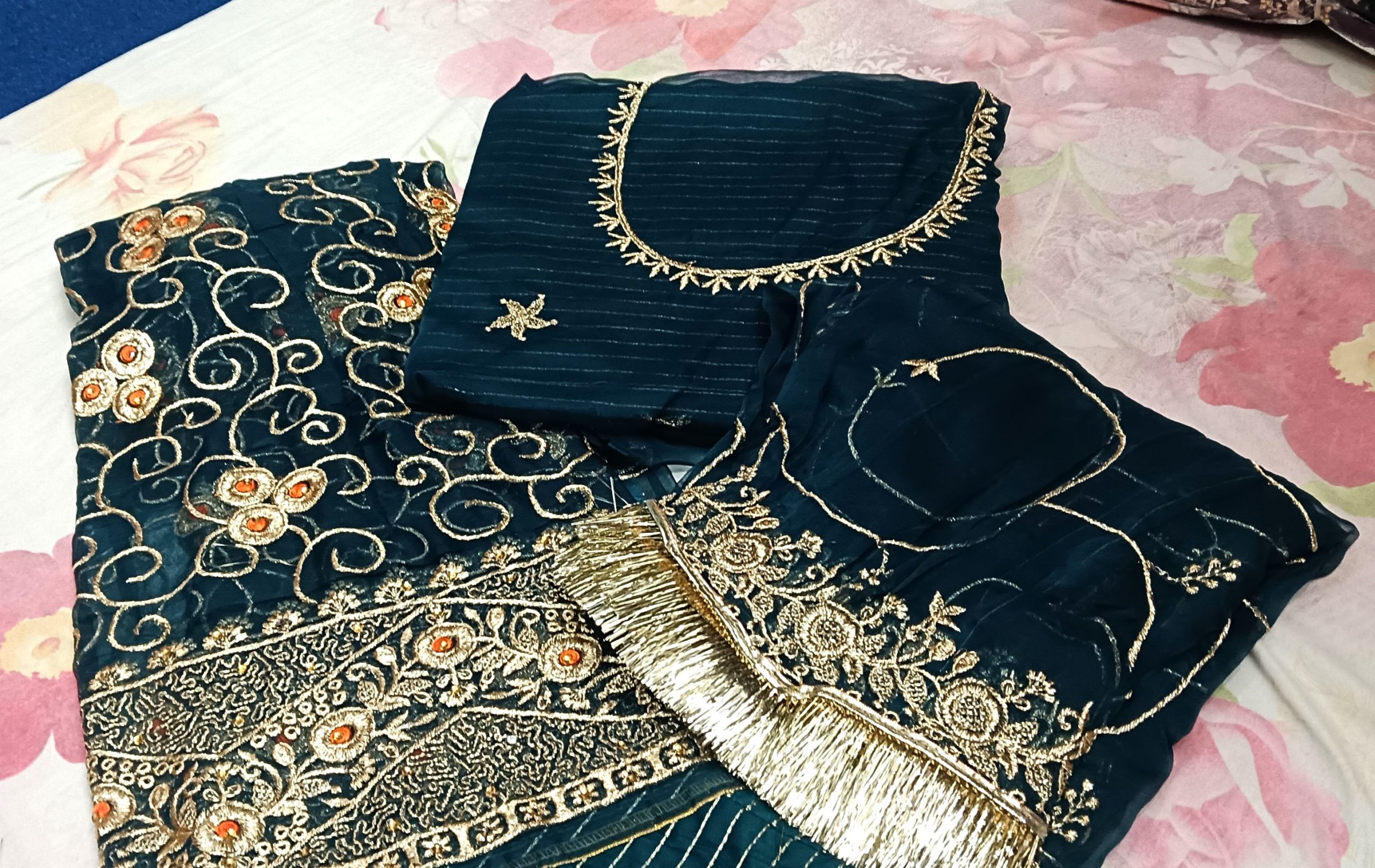 Rama Green Colour Poshak with Odhna (Roshani) - Image 2