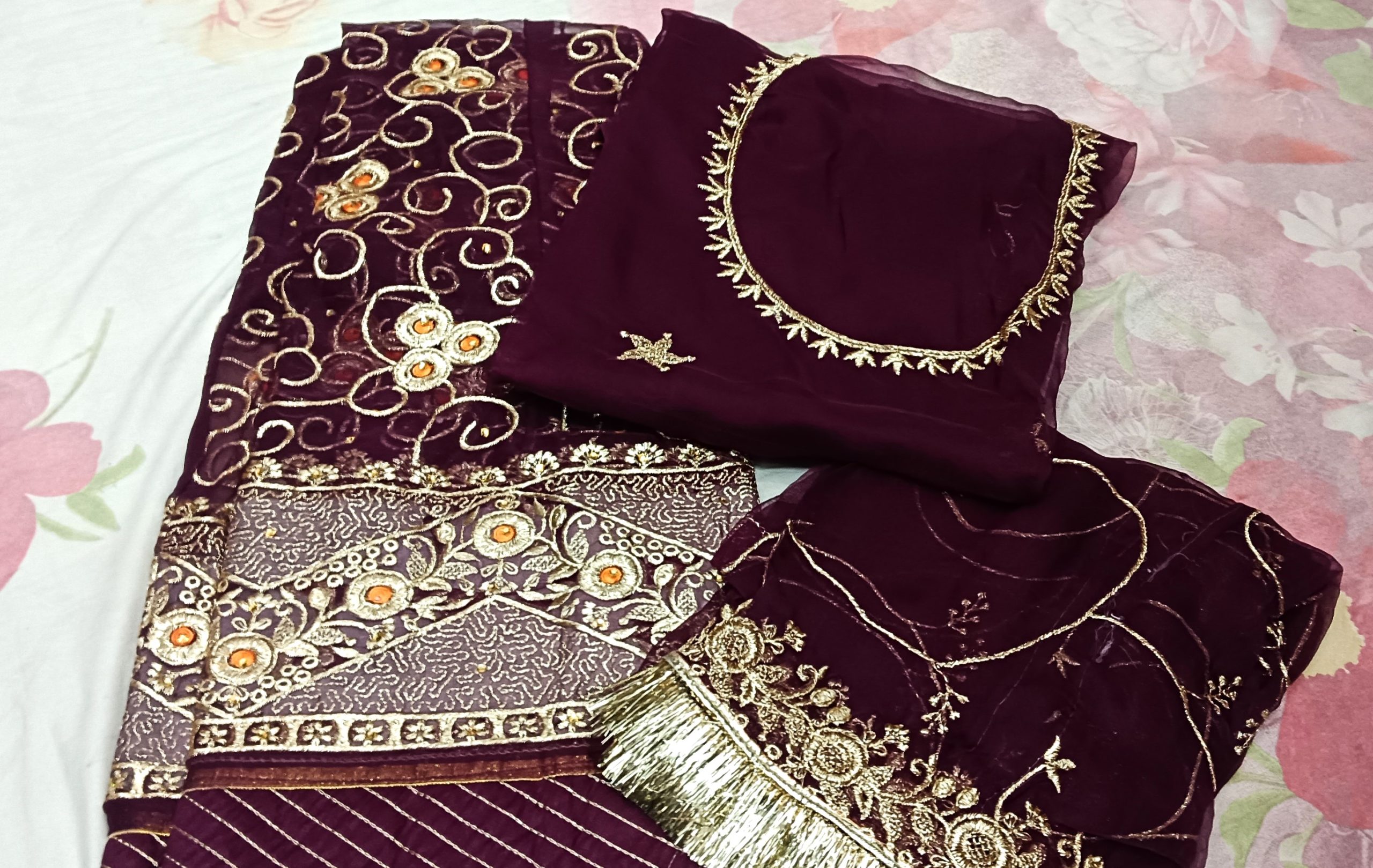 Wine colour Poshak with Odhna (4 Side)