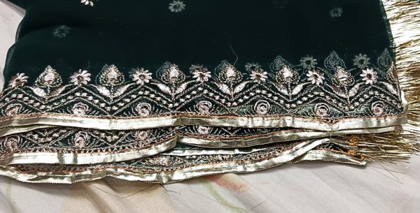 Royal Green Colour Poshak with Odhna – Gota Patti & Zari Work (32 Kali) - Image 4