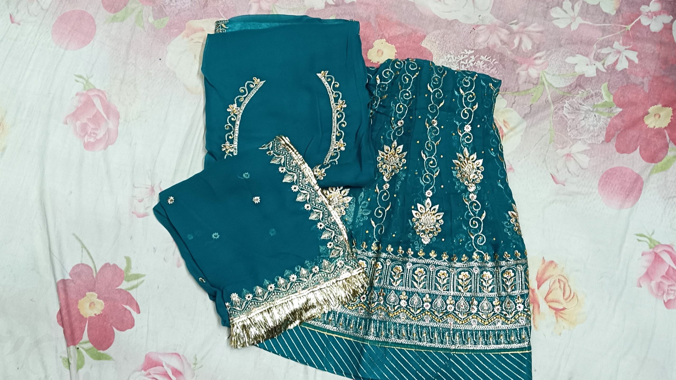Rama Green Poshak with Odhna – Gota Patti & Zari Work (32 Kali)