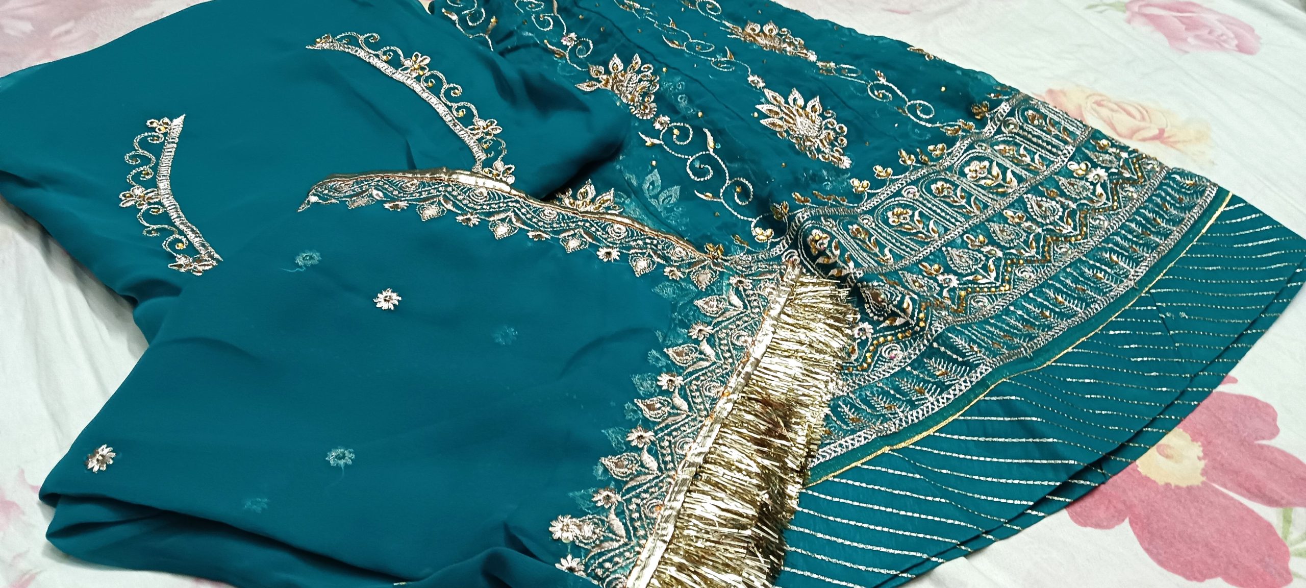 Rama Green Poshak with Odhna – Gota Patti & Zari Work (32 Kali) - Image 3