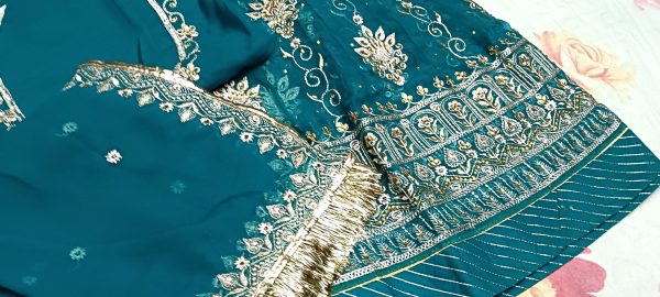 Rama Green Poshak with Odhna – Gota Patti & Zari Work (32 Kali) - Image 2