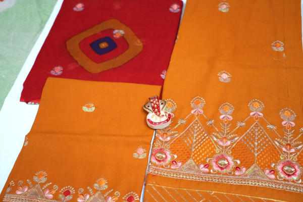 Normal Golden Poshak with Red Odhani (Multi Full Border) - Image 3